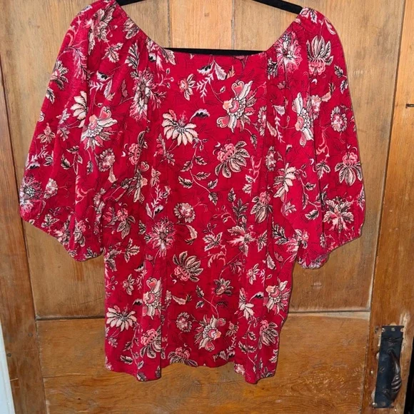 Maurices Red Floral Women's Top - Picture 3 of 4